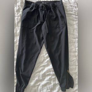 Albion Fit jetsetters in black, XS petite